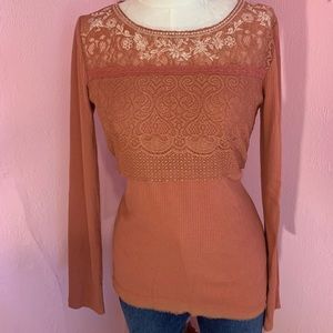 Clay colored long sleeve top!